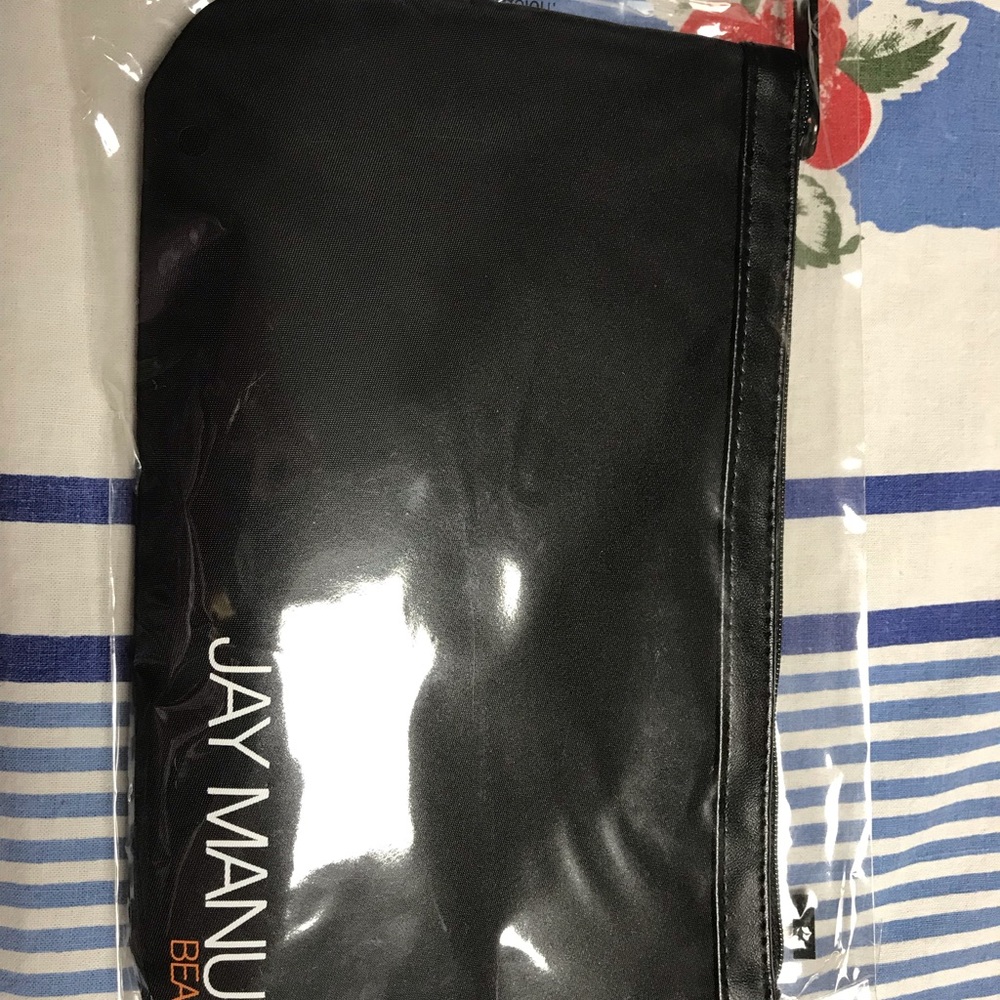 Jay Manuel Lip Set with make up bag